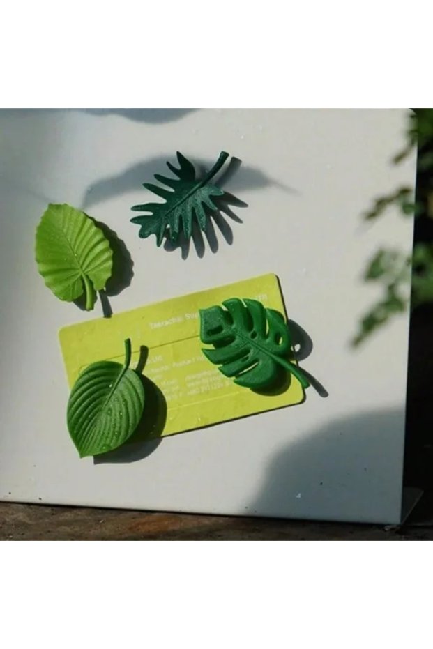 4pcs (Random Color) 3D Plant Leaves Fridge Magnets Decorative ABS Magnetic Patches for Whiteboard Ho