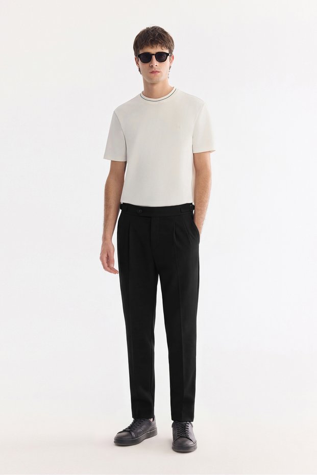 Men's Black Classic Waist Buckle Easy-Iron Carrot Fit Trousers A61Y3026