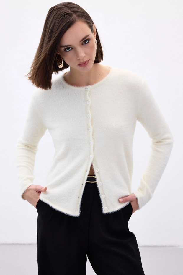 Ecru Buttoned Textured Women's Knitwear Cardigan – Soft Textured, Stylish and Timeless - Ecru