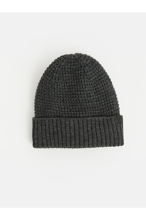 Esvab • Modern & Distinctive Men's Knitwear Beanie