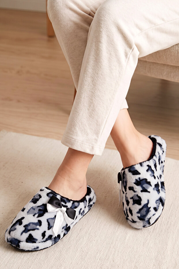 Women's Black and White Bowknot Leopard Patterned Plush House Slippers Soft Sole Warm House Slippers