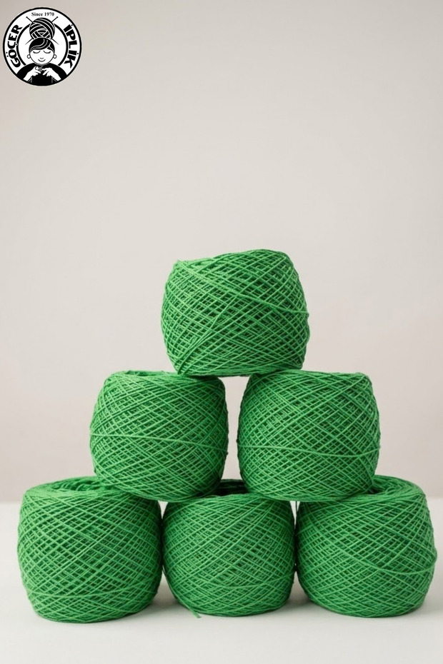 600 Gr Thin 100% Cotton Yarn Vibrant Grass Green