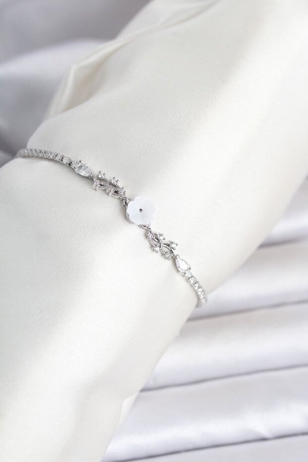 Brass Silver Color Flower Model Waterway Women's Bracelet