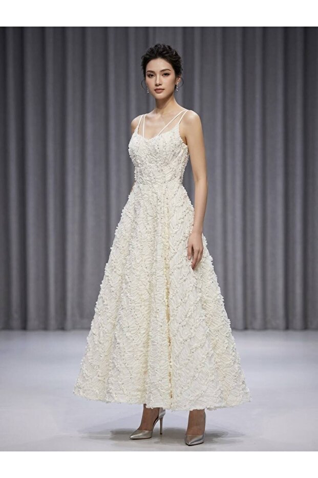 فستان ميدي بتصميم إيه-لاين مكشكش وحمالات سباغيتي مزدوجة (Double Spaghetti Strap Ruffled A-Line Dress) من
