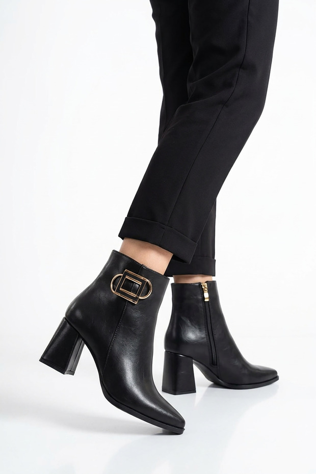 Reyas Women's Heeled Boots with Side Shaped Buckle, Black Leather