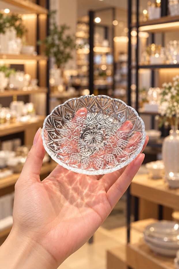 Set of 6 Crystal Patterned Glass Dessert, Snack and Treat Plates – 12.5 cm