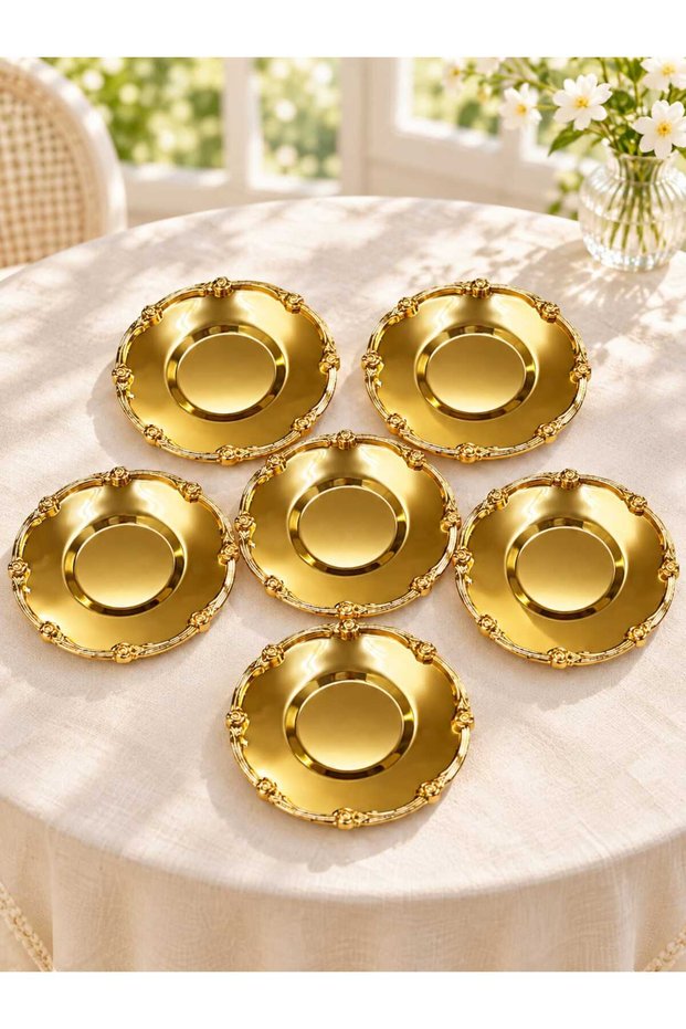 6 Pieces of Gold Metal-Plated Tea Plates with an Elegant Touch