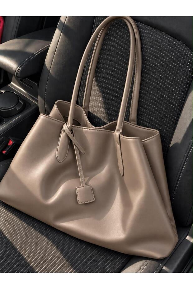 Women's Large Internal Volume Tote Shoulder Bag
