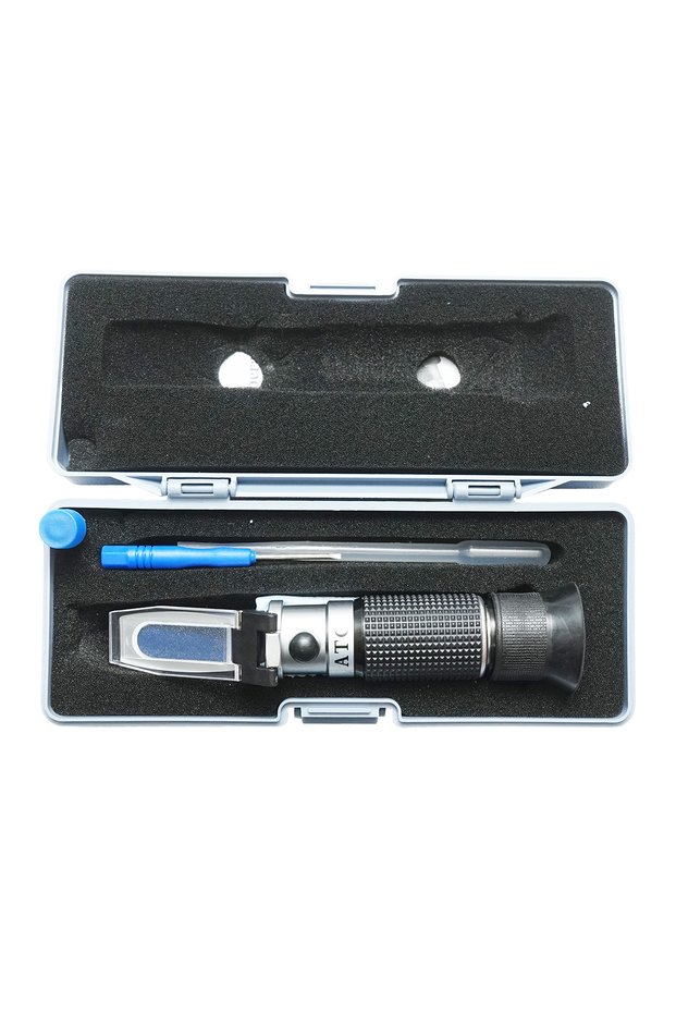 Refractometer for measuring sugar content ATC