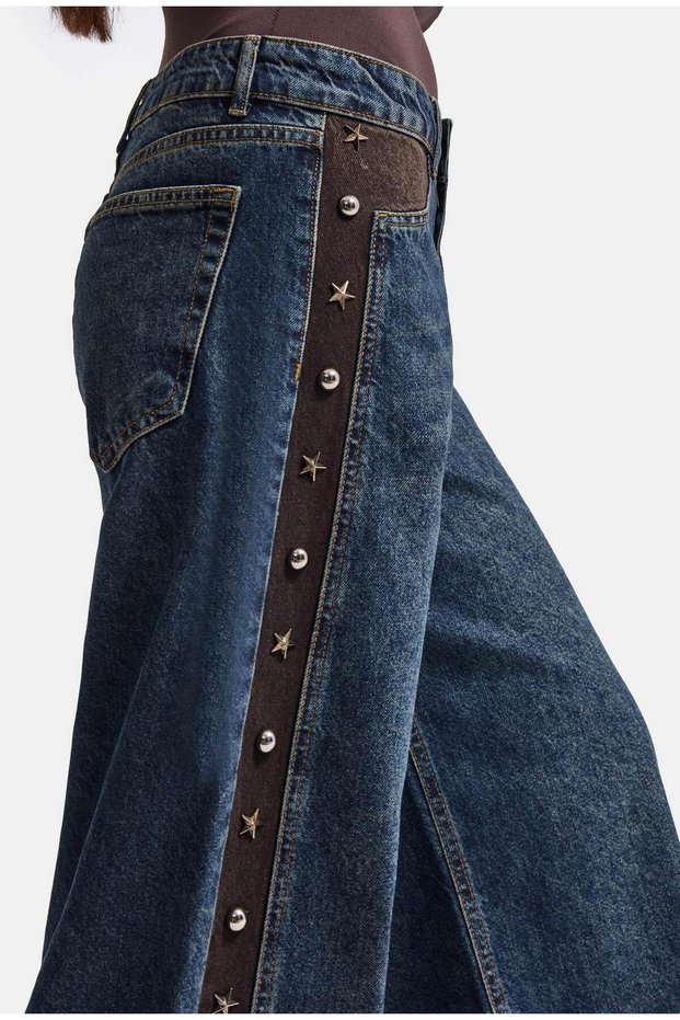 Women's T-2W6-8 Super Baggy Special Design Denim Jeans with Accessory Detail