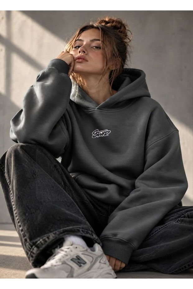 Mooda Women's Pink Oversize Hooded Sweatshirt with Printed Kangaroo Pocket