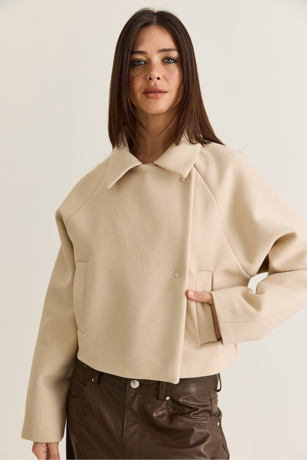 Women's Beige Lined Pocket Detailed Shirt Collar Short Cashmere Coat 8029 60286665