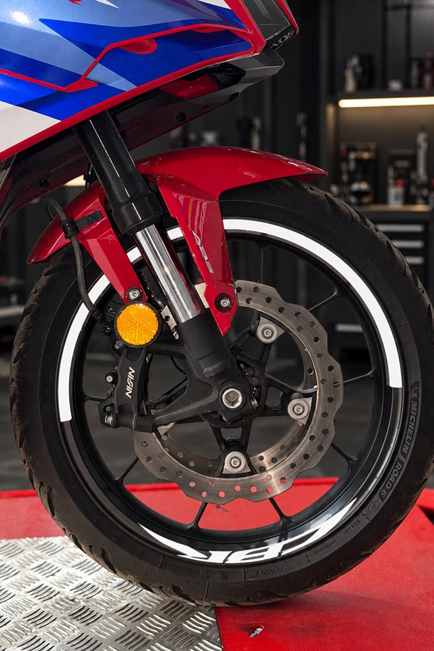 Cbr Lettered Half Rim Stripe Sticker Set for Honda Cbr Motorcycle Group (Front and Rear Enough)