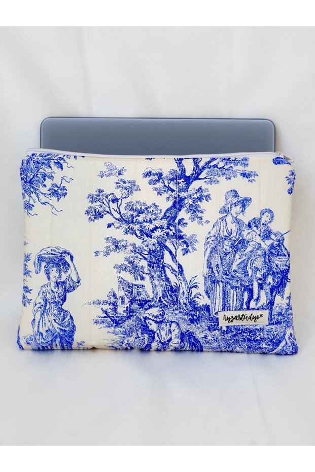 MacBook Neo & 12-13-Inch Compact Laptop and Tablet-Compatible Toile de Jouy padded case (31x24 cm)