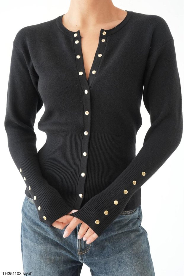 Sweater cardigan with snaps