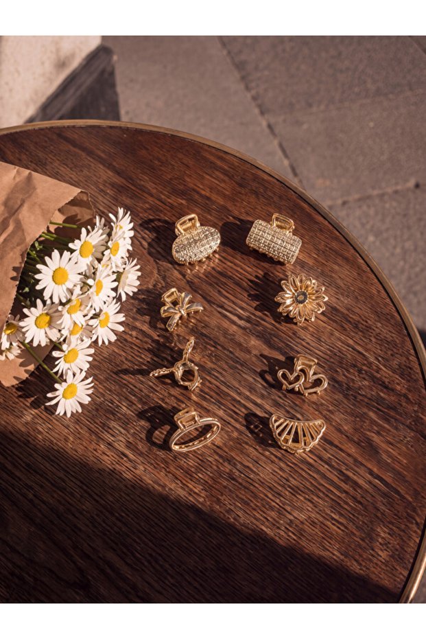 Women's and Children's 8-Piece Latch Buckle Set with Different Figures