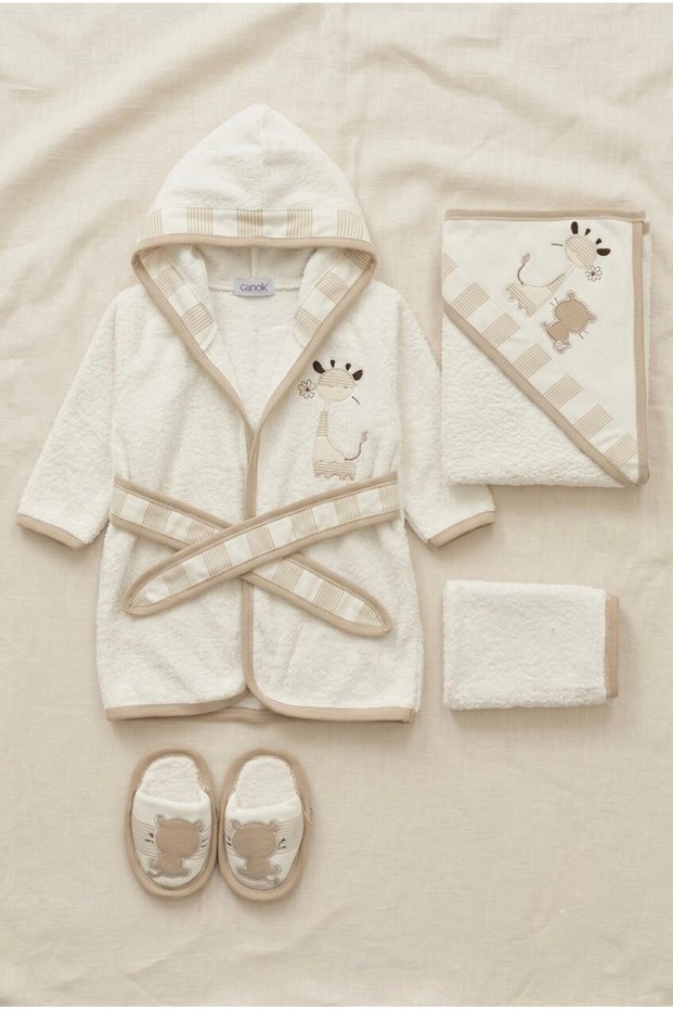 Baby Giraffe and Cat Bathrobe Set 0-12 Months 4 Piece Bathrobe Set