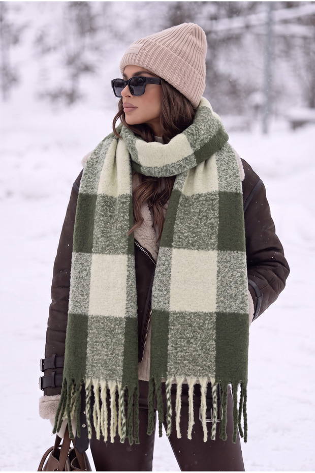 Women's Winter Plaid Patterned Boucle Shawl Scarf