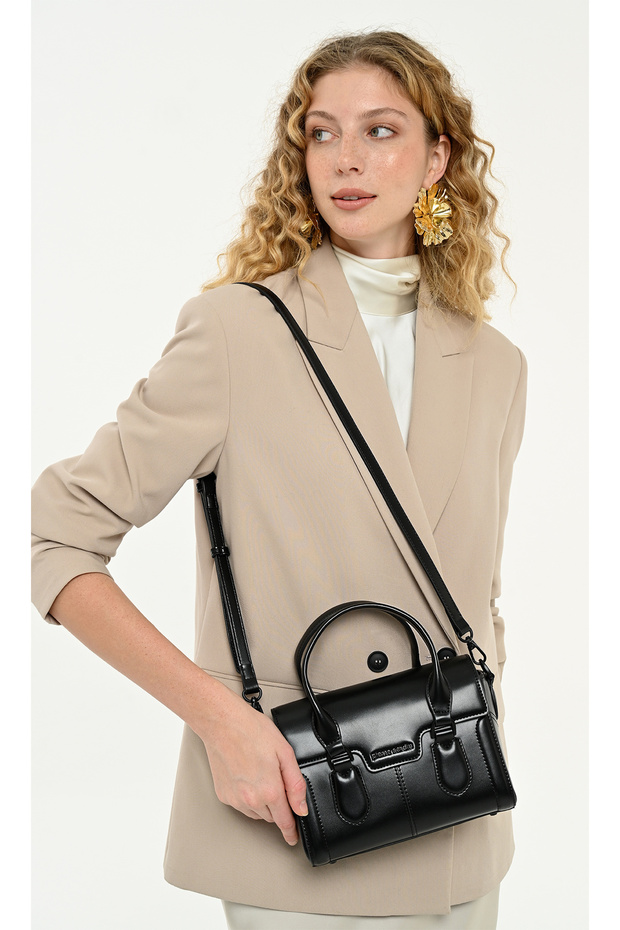 05Po25K24260-Par S Women's Bag – Black with a Smooth Shiny Leather Look
