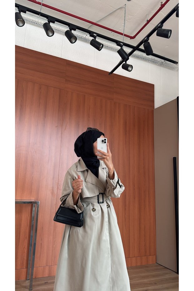 Classic Trench Coat Beige