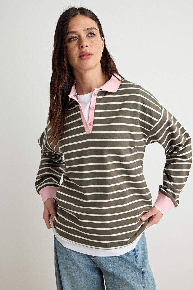 Antrasit Ekru Çizgili Oversize/Geniş Kesim Kontrast Polo Yaka Örme Sweatshirt TWOAW27SW00164