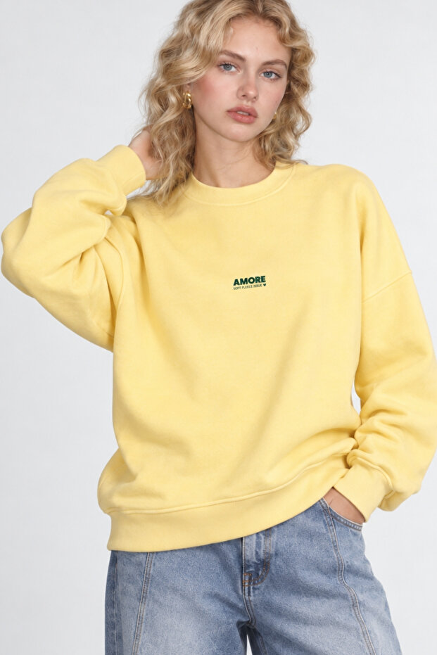 Women's Oversize Sweatshirt Amor Printed Yellow with Fringe – Crew Neck, 3 Thread Fringe