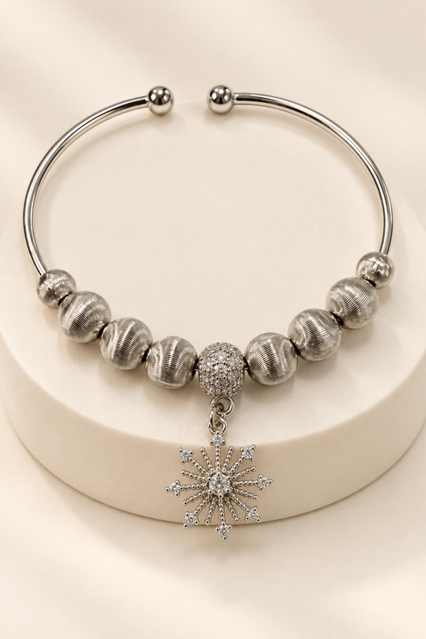 Adjustable Steel Bracelet Suitable for Young People and Children, Mixed Figure Zircon Stone Charm Model, Silver Color