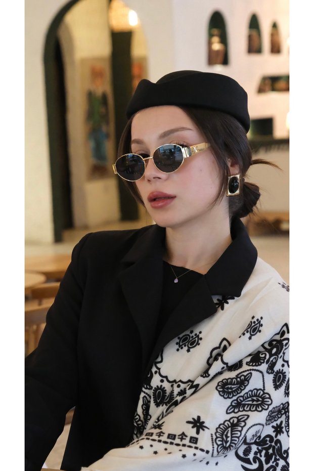 Hostess Hat