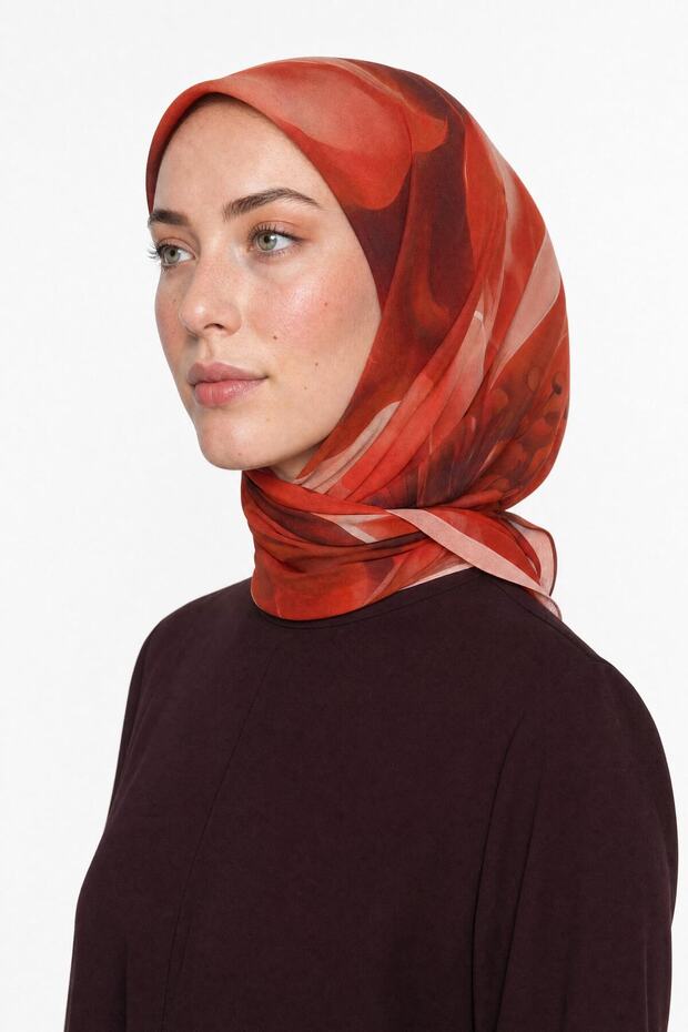 وشاح حرير خبيه بنقشة نقية