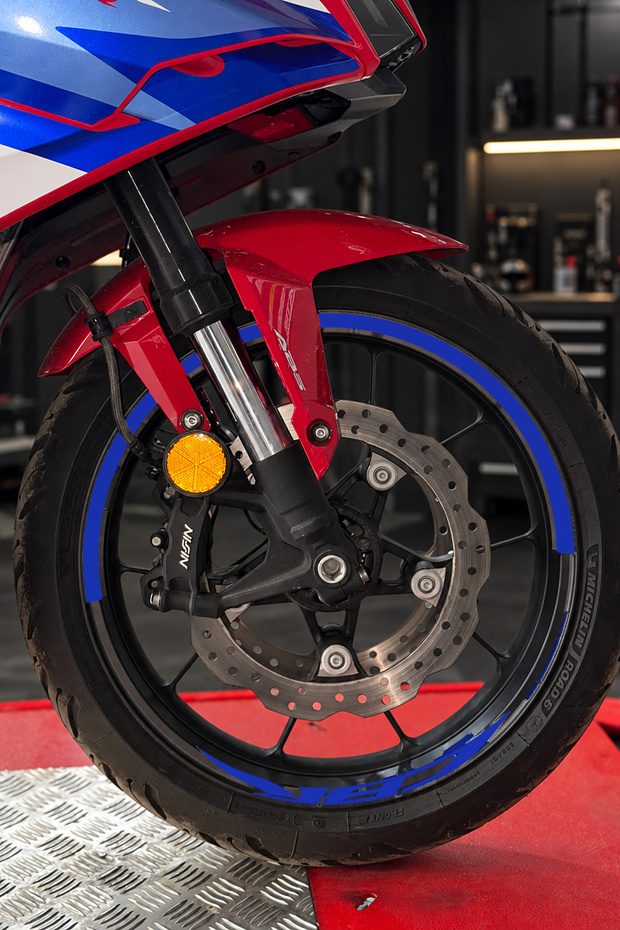 Cbr Lettered Half Rim Stripe Sticker Set for Honda Cbr Motorcycle Group (Front and Rear Enough)
