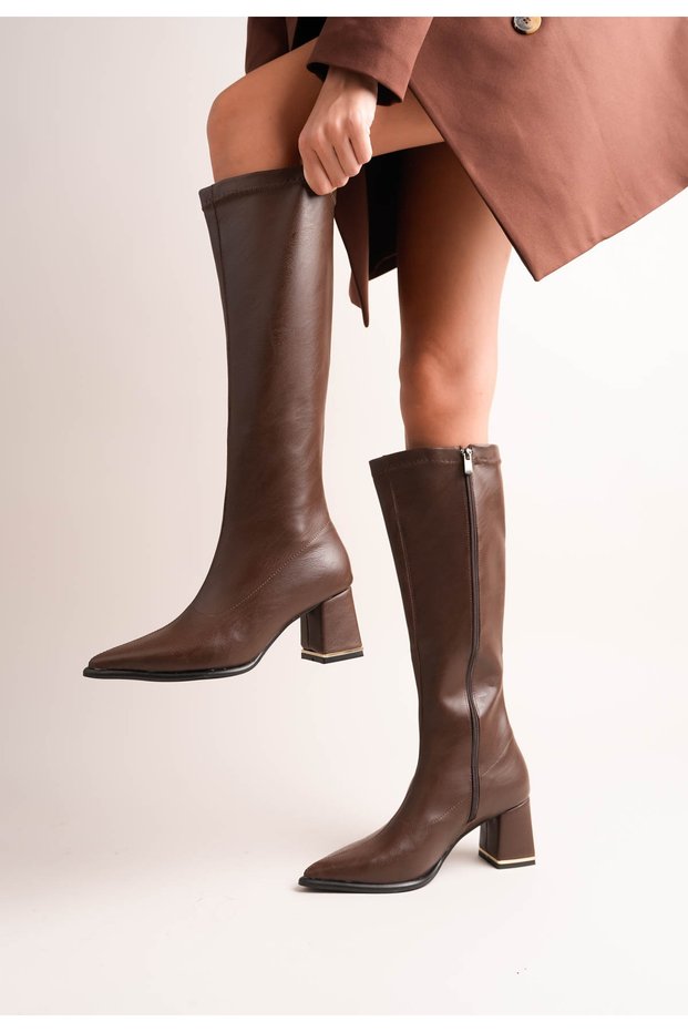 Karam New Pointed Toe Gold Detail Thick Heel Ankle-High Zippered Boots _The Peak of Everyday Style