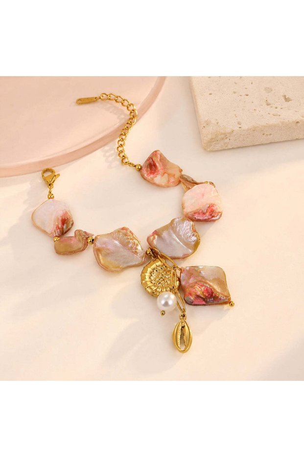 Shell Flare Necklace