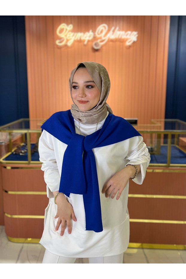 Shoulder Scarf Saks