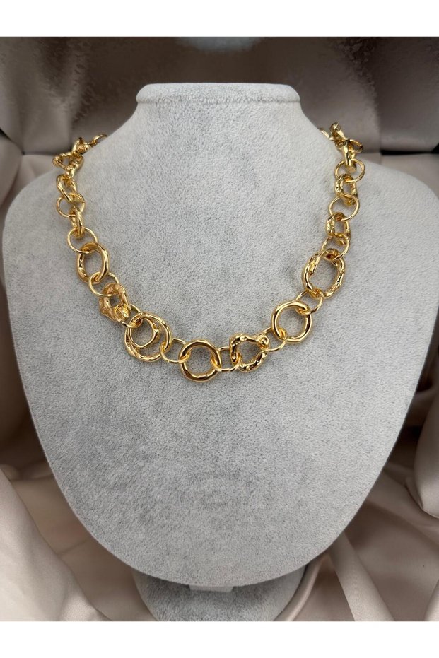 Big Ring Embossed Textured Chain Necklace Modern Design Flashy and Stylish Women's Necklace