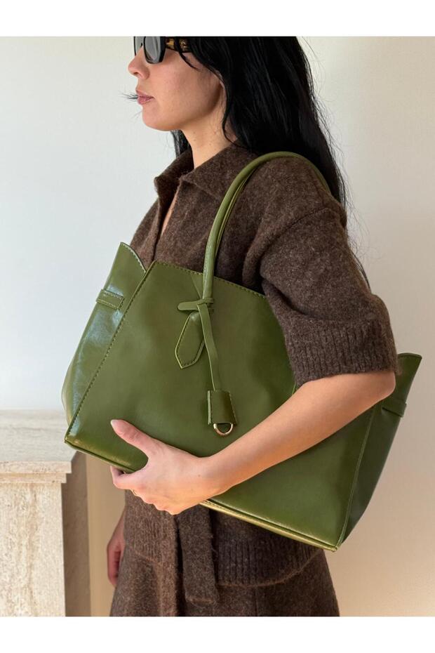 Women's Mila Model Shiny Leather Shoulder Bag