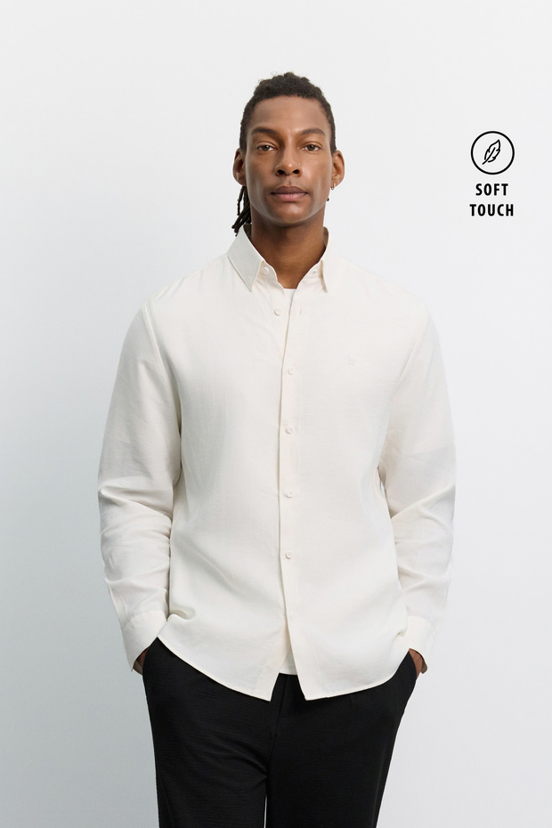 Men's Ecru Bottom-Bottomed Collar Soft Touch Long Sleeve Comfort Fit Shirt A62Y2021
