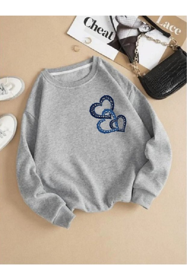 Women's 3 Heart Patterned Winter Sweatshirt Stylish and Comfortable Design