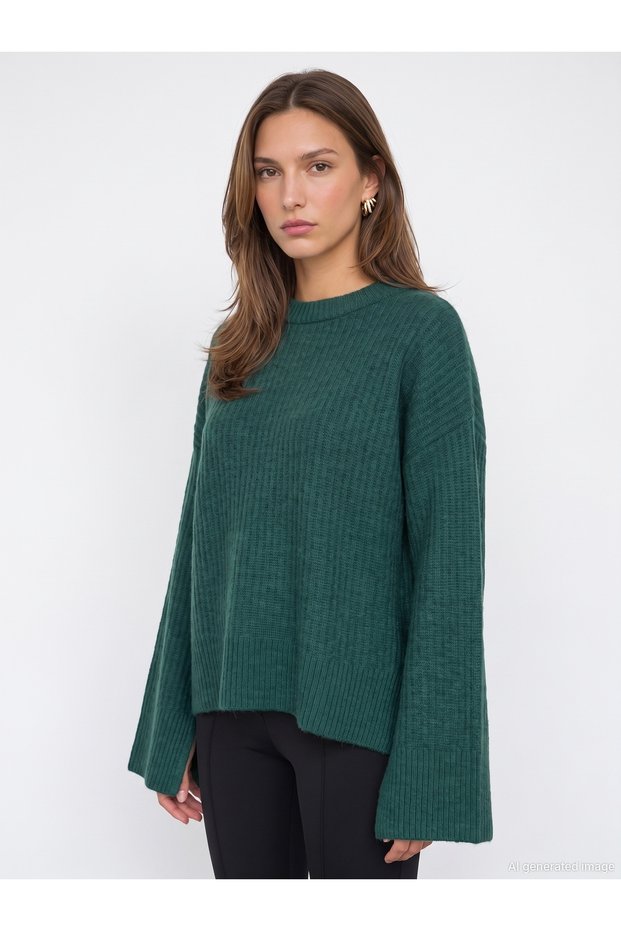 10900 Wool Blend Crew Neck Knit Sweater