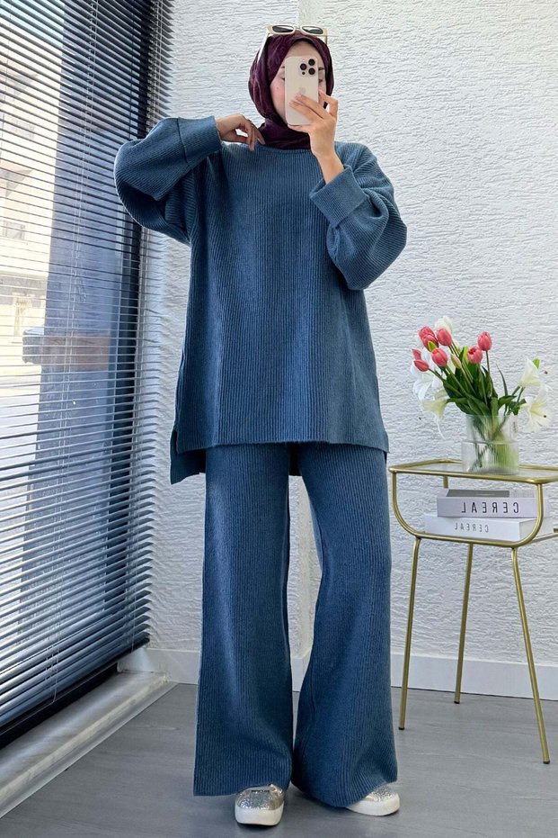 Premium Knitwear Set with Sleeves and Side Slits - Indigo