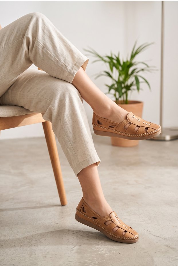 Women's Leather Comfortable Casual Shoes with Cross Stitching Detail and Windows