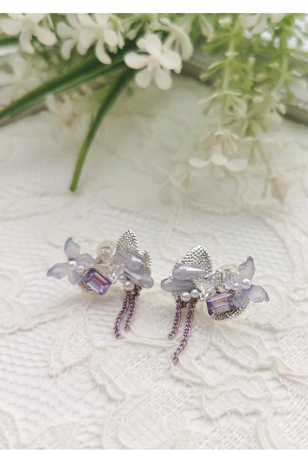 Lilac Flower Detailed Crystal Stone Pearl Earrings