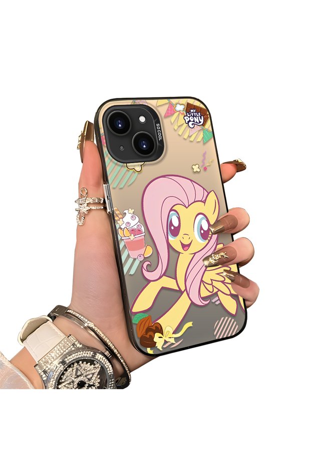حافظة هاتف بنمط Fluttershy متوافقة مع iPhone 14 Plus/15 Plus مع لوحة خلفية صلبة من الأكريليك وحواف من السيليكون