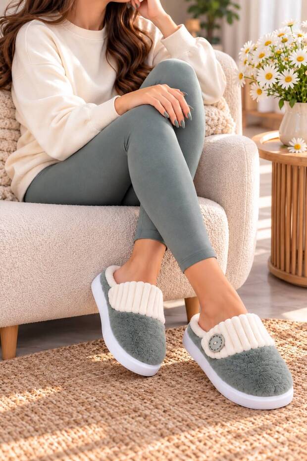 Indoor Women's Slippers, Warm, Noiseless, Comfortable and Lightweight Home Slippers