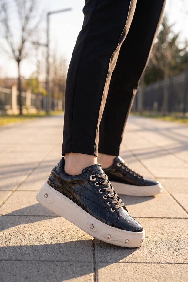 Women's Lace-Up Stylish Comfortable Sneaker Black Skin Thick Sole Casual Walking Shoes 431179