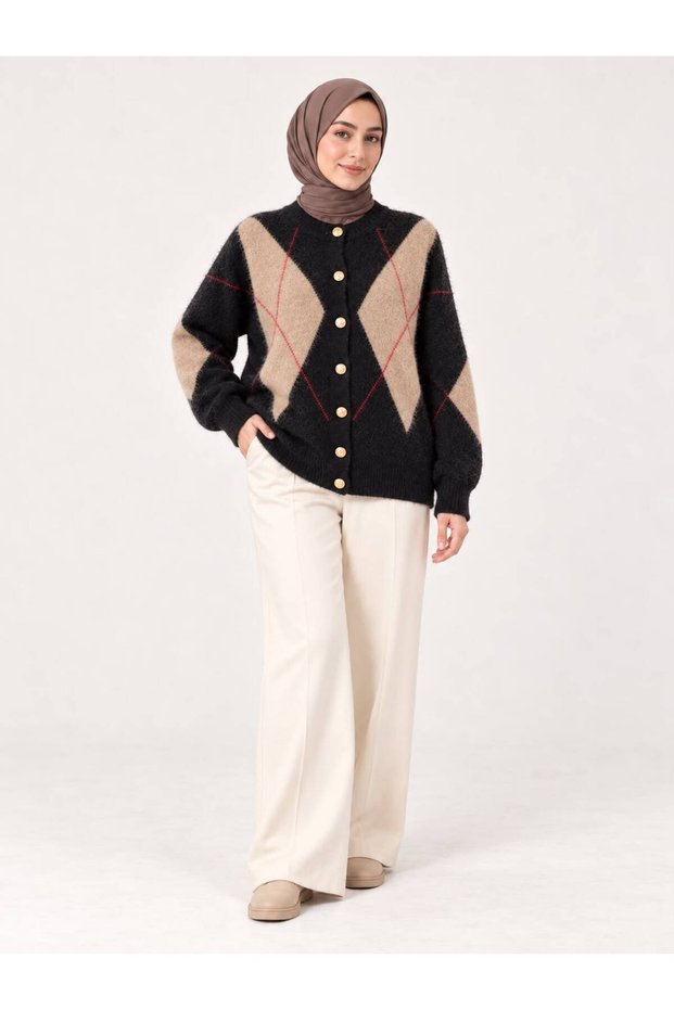 Women's Diamond Patterned 7-Button Crew Neck Long Sleeve Bearded Shawl Collar Knitwear Jacket