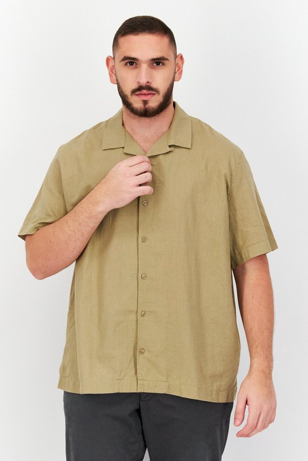 Men Regular Fit Plain Short Sleeves Casual Shirt, Light Brown
