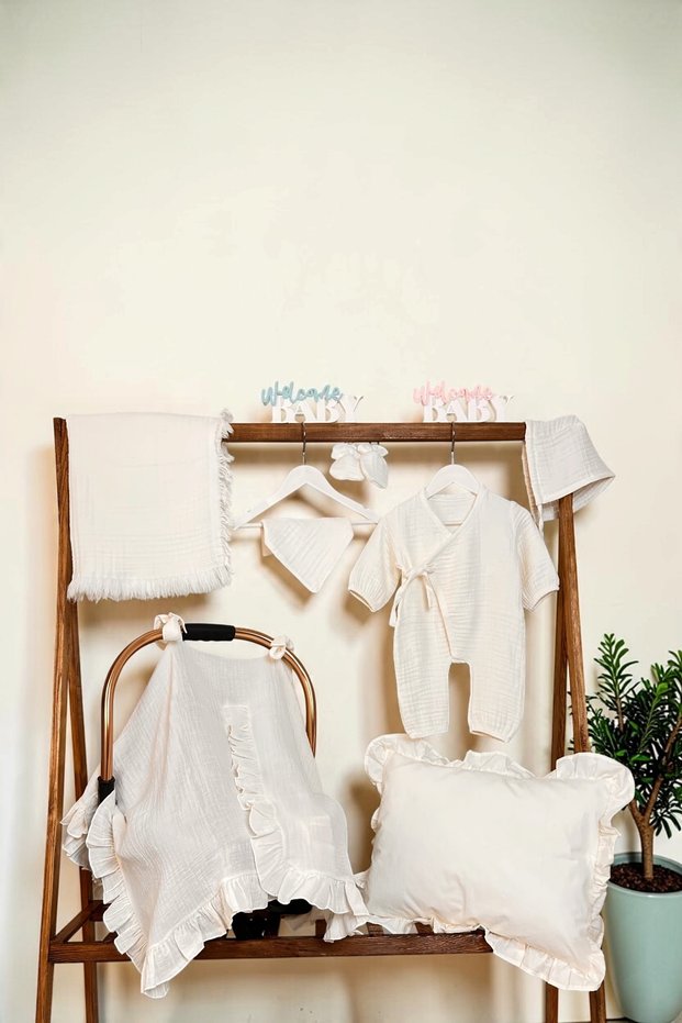 Set of 7 Four Seasons Muslin Hospital-Issued 100% Cotton Items