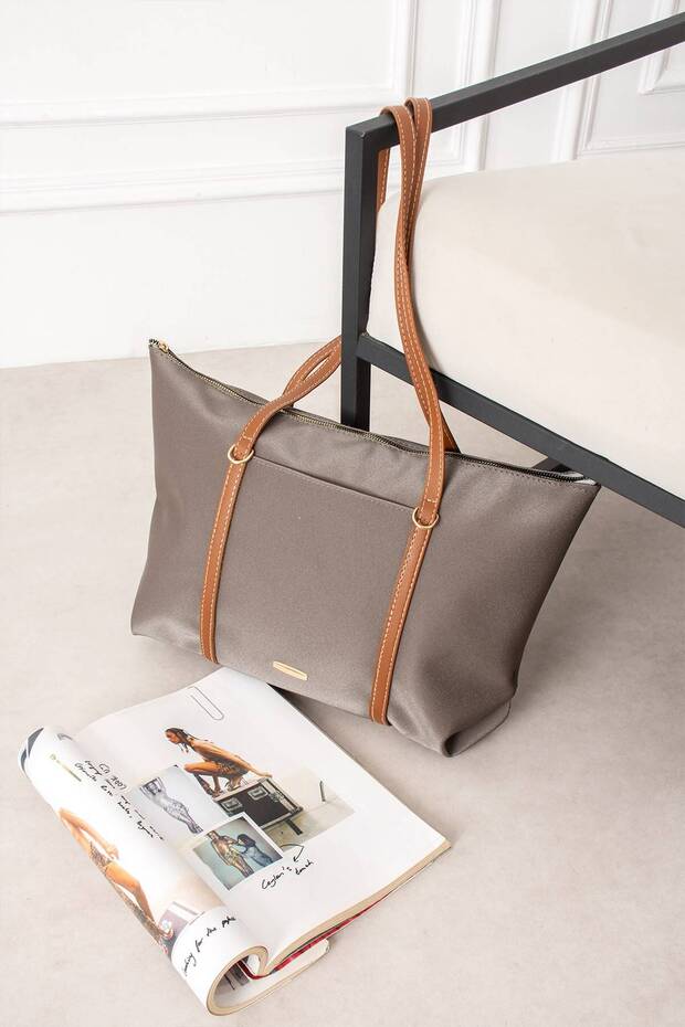 Emily Gray Tan Zipper Detailed Large Size Daily Women's Shoulder and Shoulder Bag