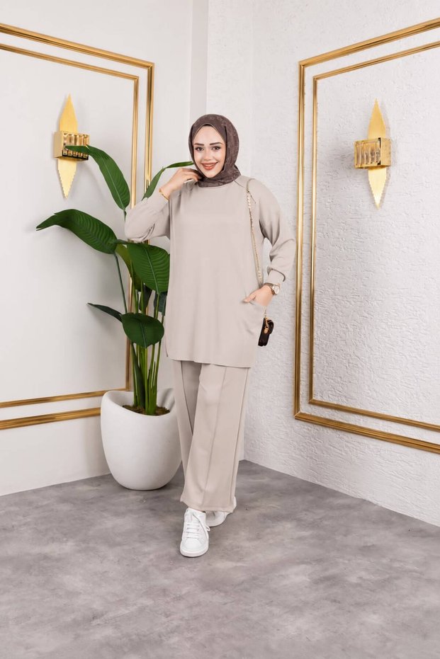 Oysho Comfortable and Stylish Two-Piece Set with Fabric Cotton Trousers