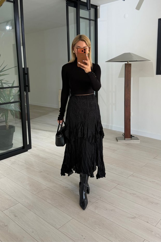 Layered Jacquard Black Skirt with Wrinkle Effect
